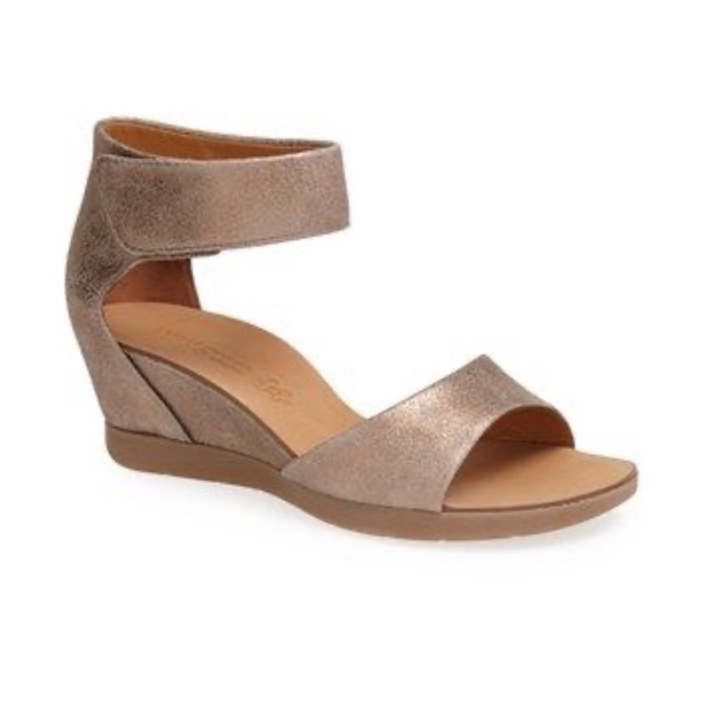 Paul Green shoes Tammy brushed gold suede Wedge Sandals ankle strap size 6 1/2